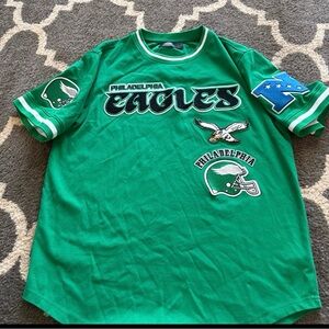 Philadelphia Eagles Green Graphic Tee